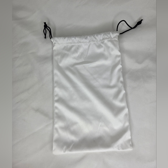 Salomon 9" X 6" Aprox In White Drawstring Bag Perfect For Goggles - Picture 2 of 6